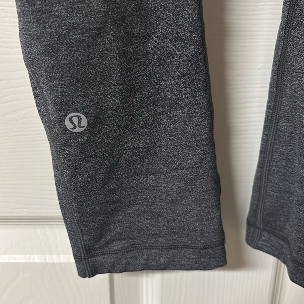 Lululemon capri leggings size 4